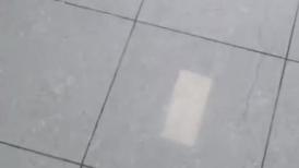 商场女厕偷拍 极品牛仔裤妹子的干净嫩B