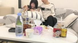 2023.4.7，【瘦猴先生探花】，泡良佳作，红牛助阵，小骚逼被蹂躏得泥泞不堪，无套内射百依百顺