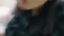 对白精彩，女主骚浪贱，表情淫荡 教室里上演活春宫 小骚货  小骚货  干死你