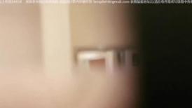 国内厕拍大神潜入某酒店大堂女厕偷拍员工和女顾客上厕所尿尿出来拍脸2K高清