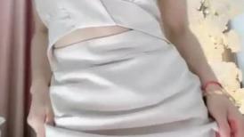私人健身教练！性感短发御姐！解开衣服揉捏奶子，娇喘呻吟骚话不断，脱光光掰穴，极度淫骚