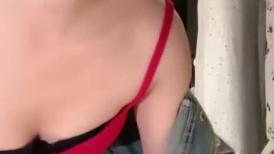 甜美颜值妹妹！娇小身材非常耐操！服装店打烊后操逼，扶着细腰后入爆操，骑乘位深插爽翻