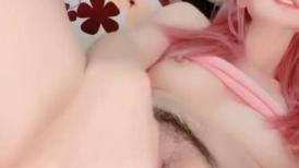 精灵耳朵网红美女！激情道具自慰！假屌猛捅湿了一片，大白屁股骑乘位，双指扣入极度淫骚