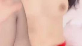 极品尤物模特女神！性感美腿吊带丝袜！深喉插嘴足交，骑乘位打桩机，爆操大白屁股，第一视角后入