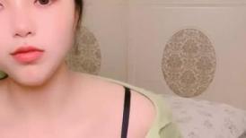 气质肉感美女！柔软奶子情趣内衣！翘起大肥臀多毛骚穴，掰穴揉搓喊爸爸，娇喘呻吟极度淫骚