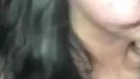 校园暴力大奶妹子欠了同学700块高利贷❤️被同学脱光衣服折磨脸都打肿了好可怜