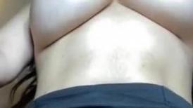 黑丝巨乳小秘书，在浴缸里吃老板鸡巴，这视觉真是绝了，一饱眼福！