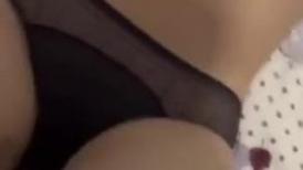 《人甜逼美的银行女白领》用春药爆操银行小姐姐 操到一半突然醒了 问我他老公呢 高清720P原档
