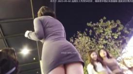 跟随抄底短发气质轻熟女 齐逼包裹裙 穿着骚内丁 这大屁屁真性感