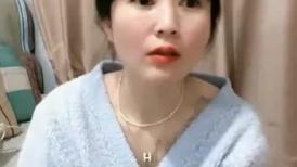 重磅~【她很孤独】少妇自慰粉嫩小穴~快看！真的很嫩！！爽，撅起来圆润小翘臀，等你来插入/她很孤独4-23