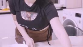 美白人妻被领导侵犯 受尽委屈