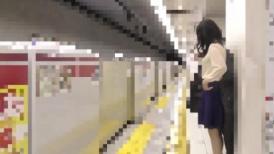 一路跟随漂亮女白领进地铁，不把她大毛穴里的水抠出来是不会走的