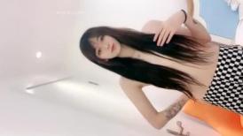 主播收费秀极品颜值完美身材俩大灯晃眼