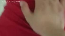 边打电话边操逼，闺蜜和人妻在抱怨生活，开导闺蜜~~