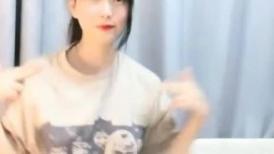【叶罗丽精灵梦】，19岁师范大学生，粉嫩的小穴谁看了受得了，少女极品-1