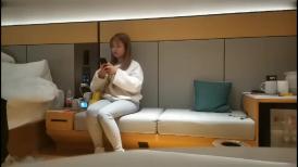 楚楚动人白衣小美女柔柔气质看了就想侵犯猛力搞她，妹子很会啊扶着鸡巴深深吞吸丰满肉体骑乘哦哦进出【水印】