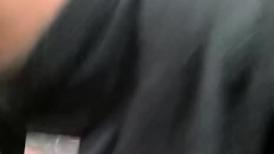 母子乱伦~小哥直播看他妈内裤，水杯里下药，掏出奶子猛吸，开档黑丝肥穴，在厨房一顿操
