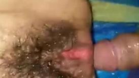 熟女阿姨 快插逼里真的很痒啊 好舒服啊 啊啊大鸡吧插逼逼里 真的有这么爽吗 这水太多喷不完 叫声太魔性像哀嚎