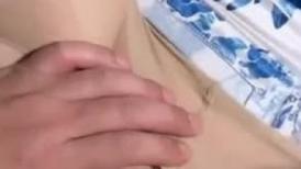 开档肉丝少妇 自己掰开 这一线天白虎鲍鱼着嫩真紧 需要润滑油才能满满插入