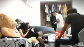 2023-6-13【换妻极品探花】三对男女6P交换激情，打牌玩成人游戏，气氛到了开操，场面非常淫乱