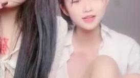三个00后嫩妹妹！无敌嫩穴超级粉！情趣手铐绑住手脚操逼，第一视角抽插嫩穴，爽的呻吟娇喘，极度诱惑