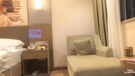 高颜值粉衣萌妹子啪啪，坐在身上舌吻口交站立后入猛操
