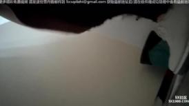 办公楼女厕全景偷拍美少妇的多毛大黑鲍