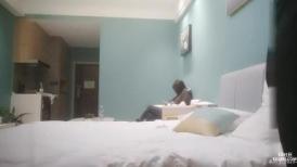 操苗条小姐姐，老汉推车观音坐莲，姿势繁多体力强悍，激情四射不可错过