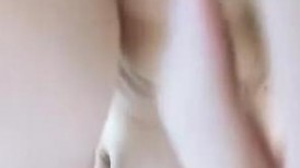 江淮骚逼巨乳人妻，套住刚洗好的内裤，埋头苦吃蛋蛋 肉棒，好饥渴！
