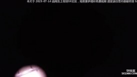 有钱嫖客-城中村简陋出租房大神洞中现场实拍，极品短发漂亮美女车轮式接客，老中青来者不拒1080P