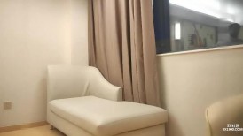 175车模小姐姐2800来一炮，黑丝美乳大长腿诱惑，69掰穴正对镜头