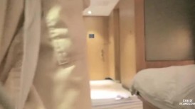 3500约网红脸外围小姐姐