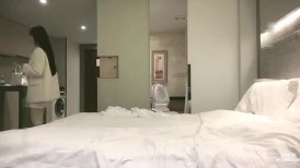 极品空姐，人瘦胸大，罕见美乳，乖巧温柔这钱花的值，超清设备偷拍