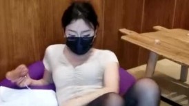 御姐范十足！眼镜极品少妇！黑丝高跟鞋，帅哥炮友激情操逼，假屌插穴自慰，翘起屁股求后入