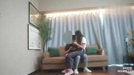 山野探花酒店约炮 18清纯小妹妹，貌似还是处女，温柔的给她开了包，做爱结束后面有血
