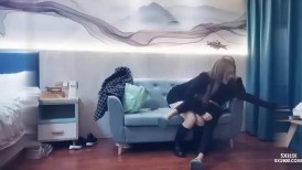 黑裙性长腿妹子啪啪，穿上情趣装口交拨开内裤上位骑坐猛操