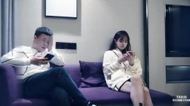 极品颜值甜美萌妹子啪啪，特写掰穴口交舔一半妹子有事走了