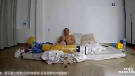2023-7月新流出黑客破解家庭摄像头偷拍 老哥撸硬鸡巴等着媳妇上床各种姿势草逼搞完还硬邦邦
