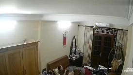 2023新黑客破解家庭网络摄像头偷拍 媳妇看黄视频浑身欲火来大姨妈了穿着性感情趣内衣勾引老公干她