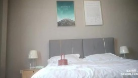 探花山鸡哥酒店约炮 貌似刚整完胸的拜金女胸大很软摸着像水球各种姿势把逼漏出来展现给大家看
