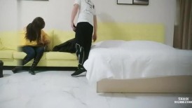 娇俏小少妇挺漂亮，白嫩大胸诱人