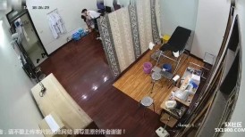 重磅吃瓜黑客破解医院摄像头偷拍 妇科男医生跟女病人在诊疗室偷情完事后免费给她