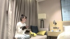 漂亮外围小姐姐，黑丝诱惑舌吻，白嫩胴体花式啪啪娇喘不断