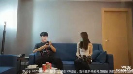妹子阴道还残留上一个客的味道 小宝给舔干净了造成终身阴影，苗条大长腿后入啪啪配合度挺高