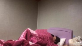 棒子探花金小胖最近手紧约炮 气质美少妇到家庭旅馆啪啪套子破了精液流进逼里了