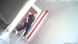 办公楼女厕全景偷拍极品高跟少妇的漂亮小鲍鱼