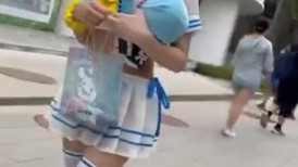 收藏级大神漫展尾随偷拍 萝莉美女COS蕾姆..极品颜值..窄内翘臀..潜入女厕CD