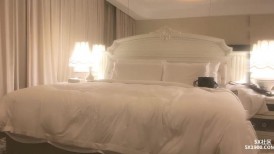 【超清AI画质增强】，【约妹达人】，20岁兼职学生妹，五星级酒店内来一发，对白精彩