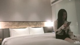 极品女神来袭 怒上收益榜 激情热吻 黑丝衬托白皙肌肤 美人裸体横陈