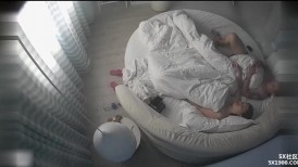 夫妻在大圆床酒店休息约会 丰满肉感娇躯哪怕睡着了也要揉着奶子，这软软销魂顶级美味啊 啪啪连续猛操【水印】